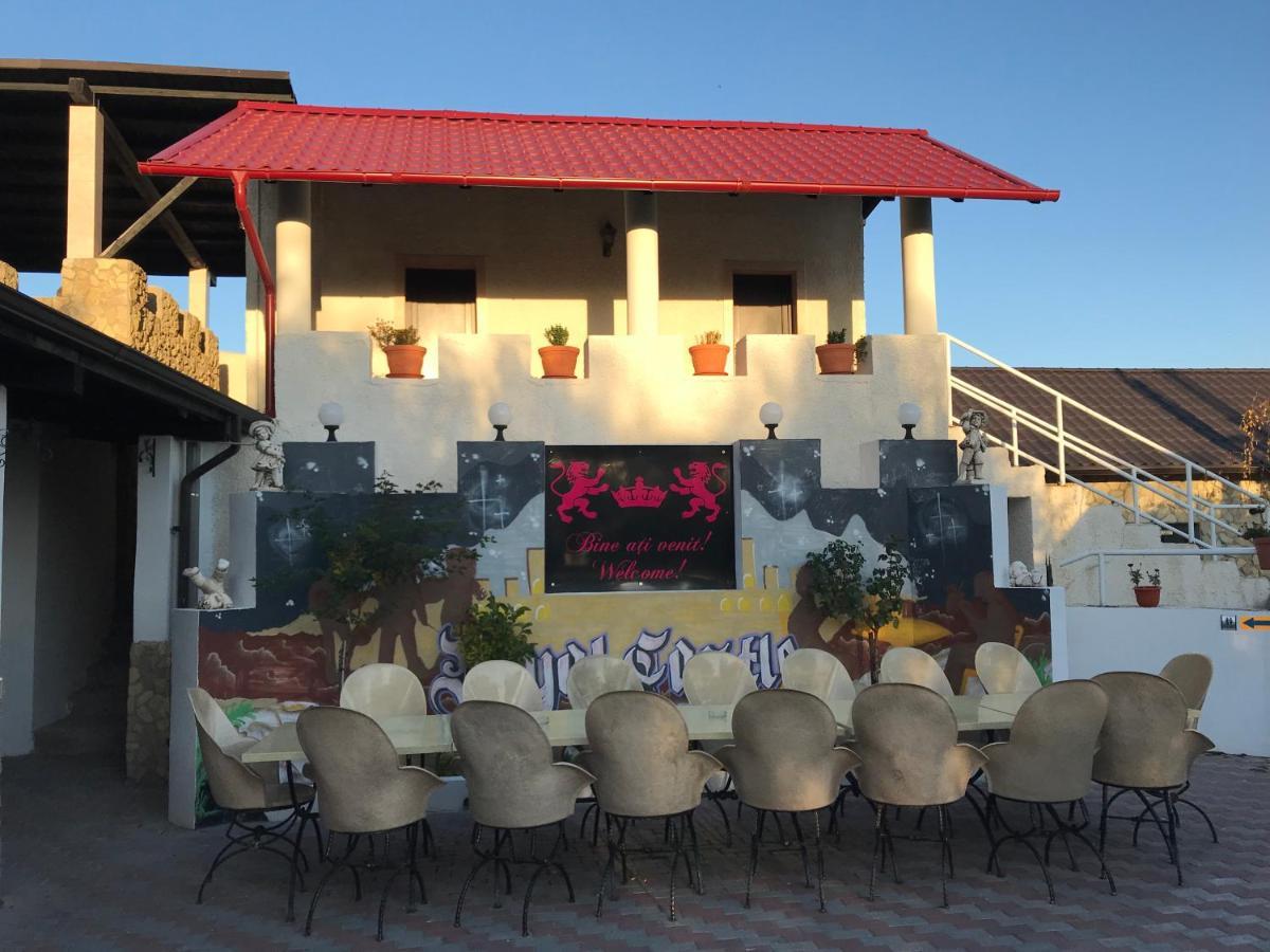 Royal Castle Hotel Pascani Exterior foto