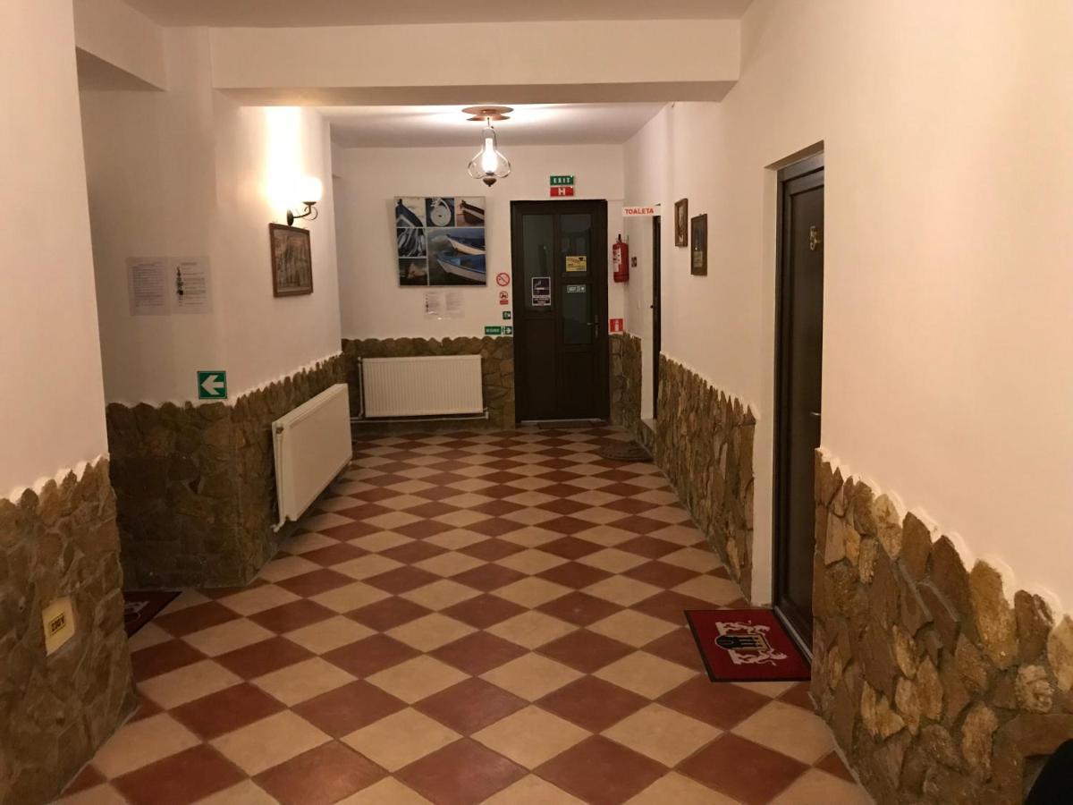 Royal Castle Hotel Pascani Exterior foto